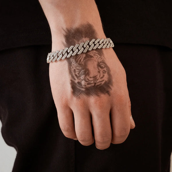 Bracelet cubain glacé argent pour homme porté