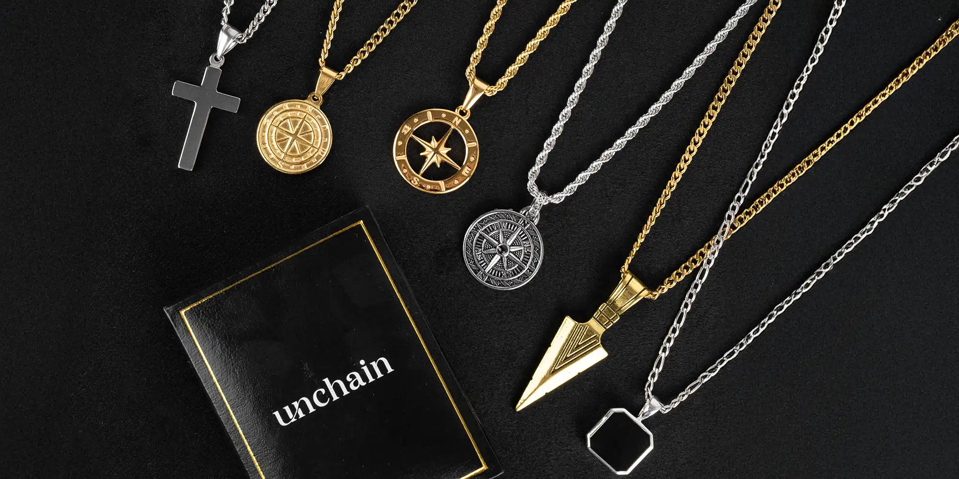 Bannière d'Unchain avec pendentifs colliers or et argent