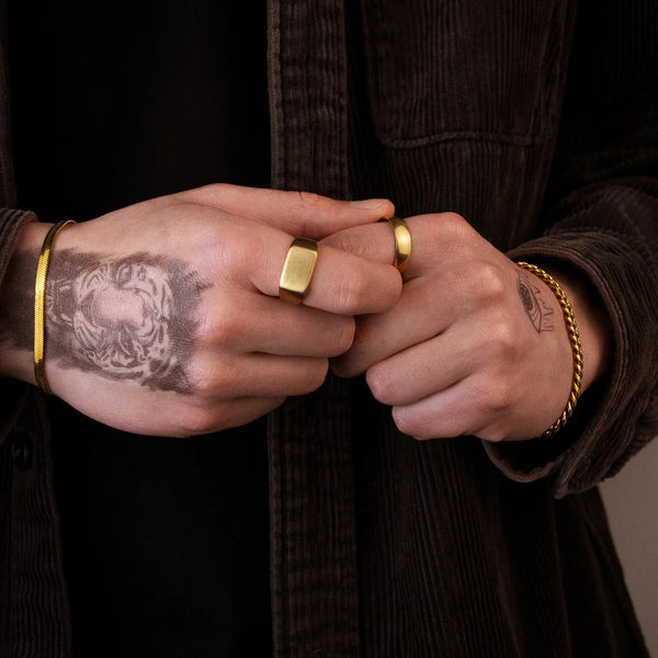 Bracelet serpent or pour homme porté