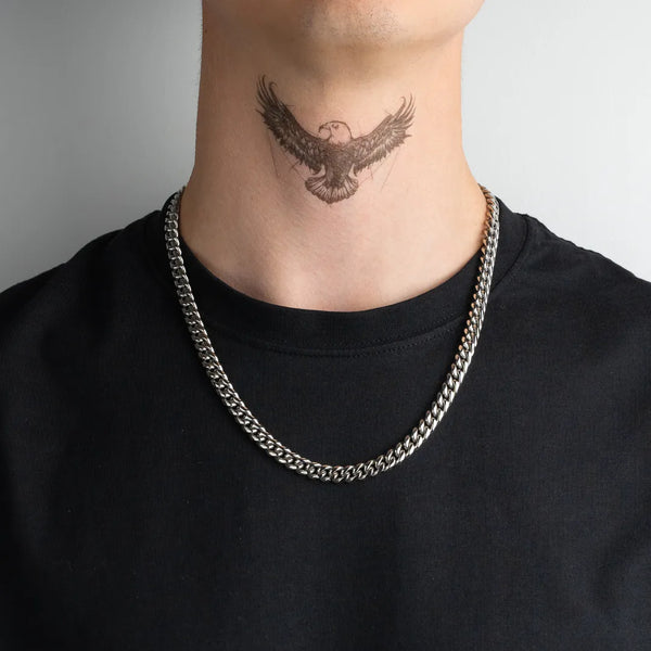 Chaîne cubaine argent 8mm 55cm pour homme portée