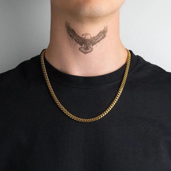 Chaîne cubaine or 6mm 55cm pour homme portée