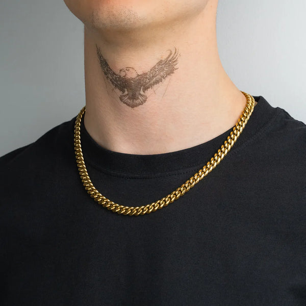 Chaîne cubaine or 8mm pour homme portée