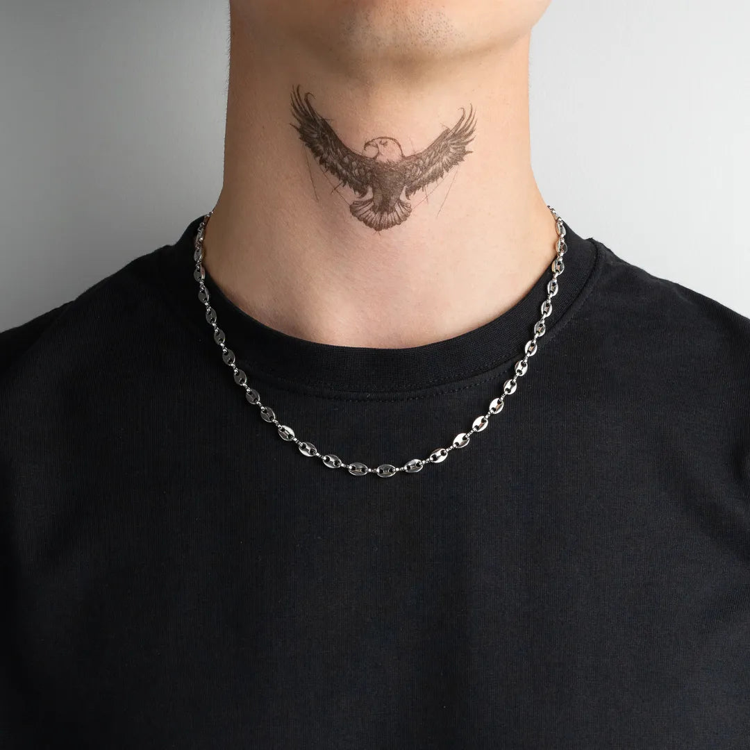 Chaîne graine de café argent 50cm pour homme portée