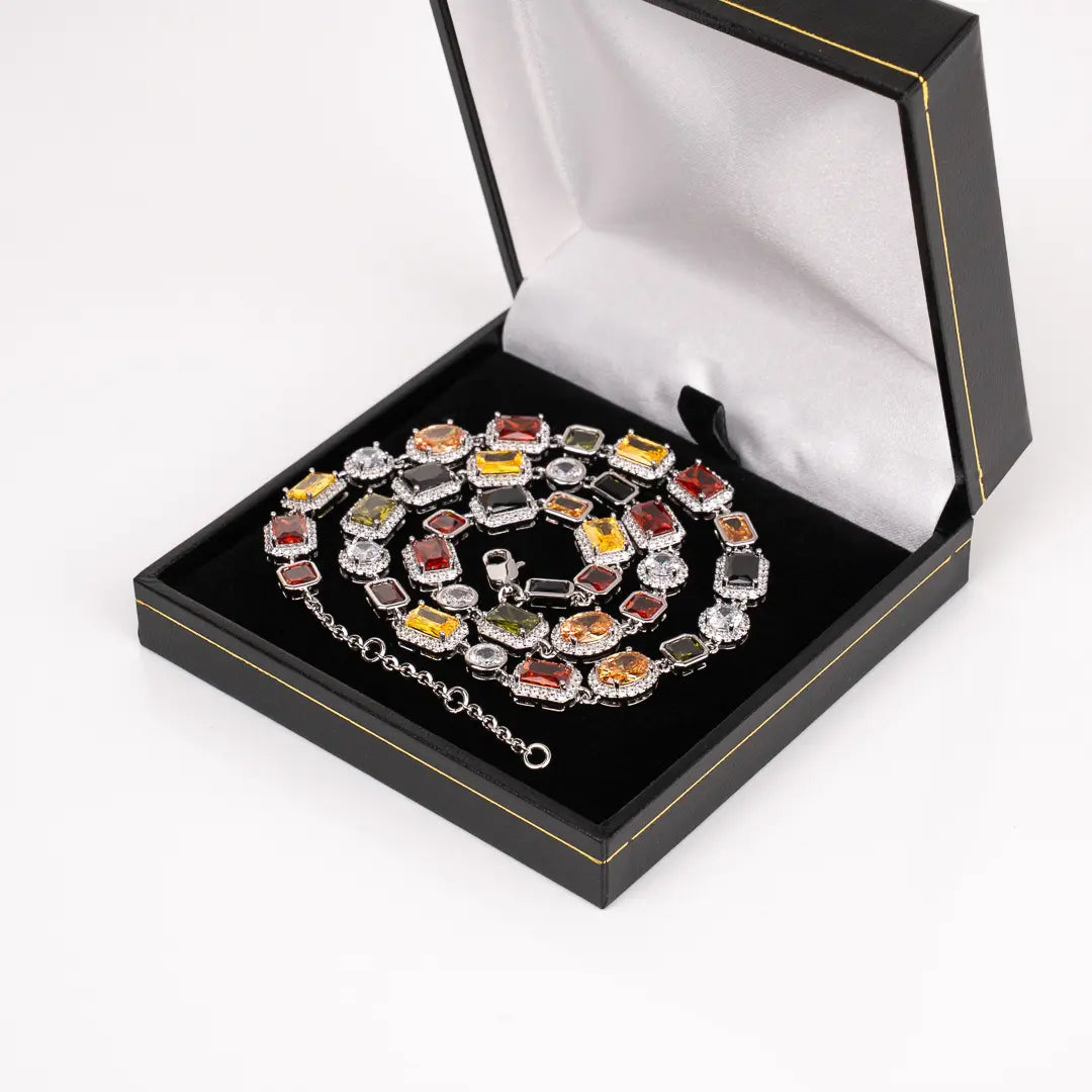 Collier de pierres précieuses argent pour homme dans écrin