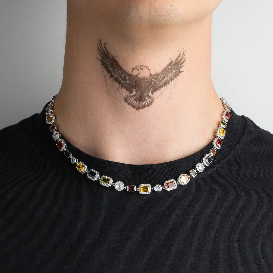 Collier de pierres précieuses argent pour homme porté