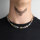 Collier de pierres précieuses argent pour homme porté