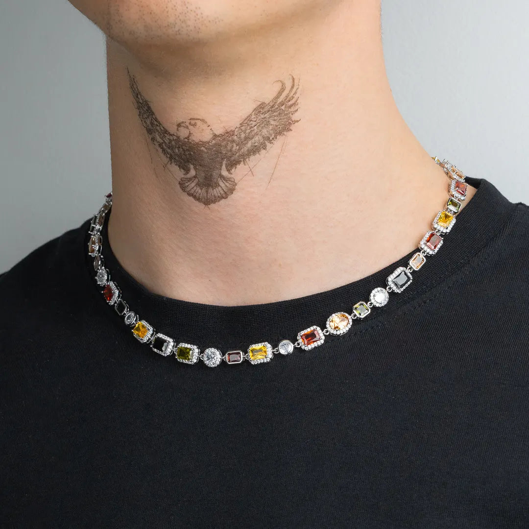 Collier de pierres précieuses argent pour homme porté