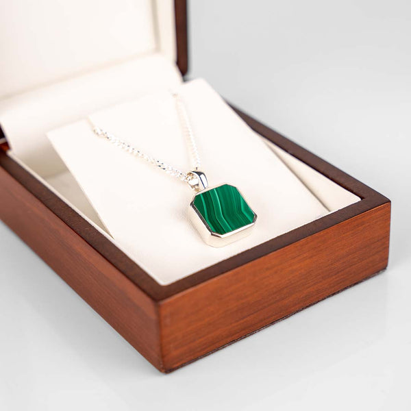 Pendentif malachite et collier en argent 925 pour homme dans son écrin en bois