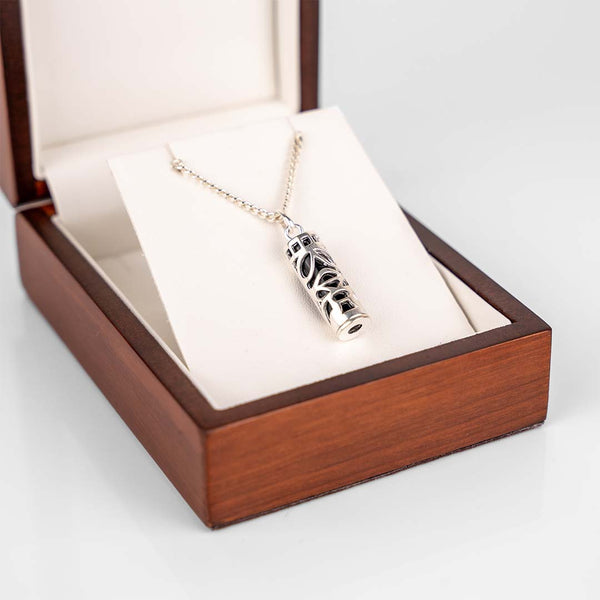 Pendentif tiki et collier en argent 925 pour homme dans son écrin en bois