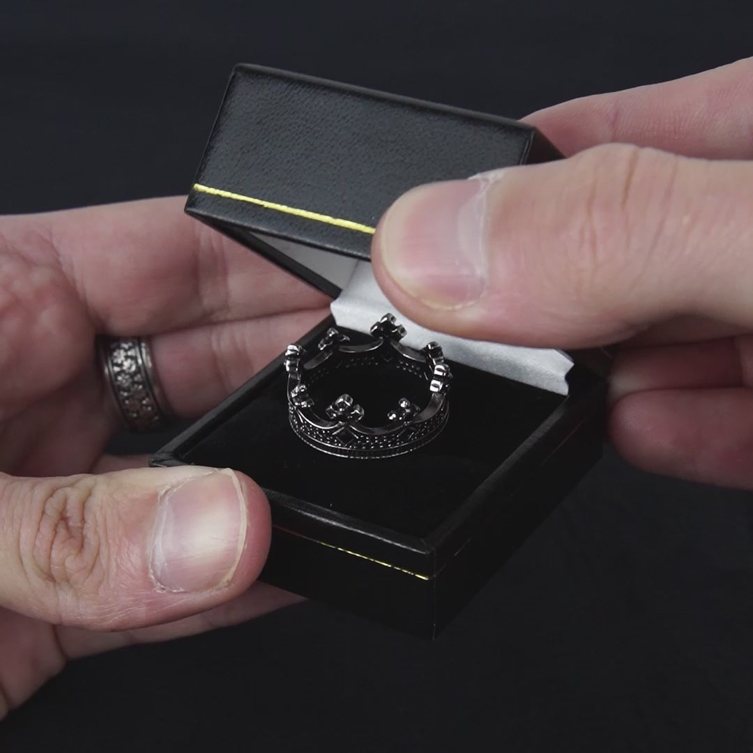 Vidéo produit d'un bijoux homme bague couronne argent