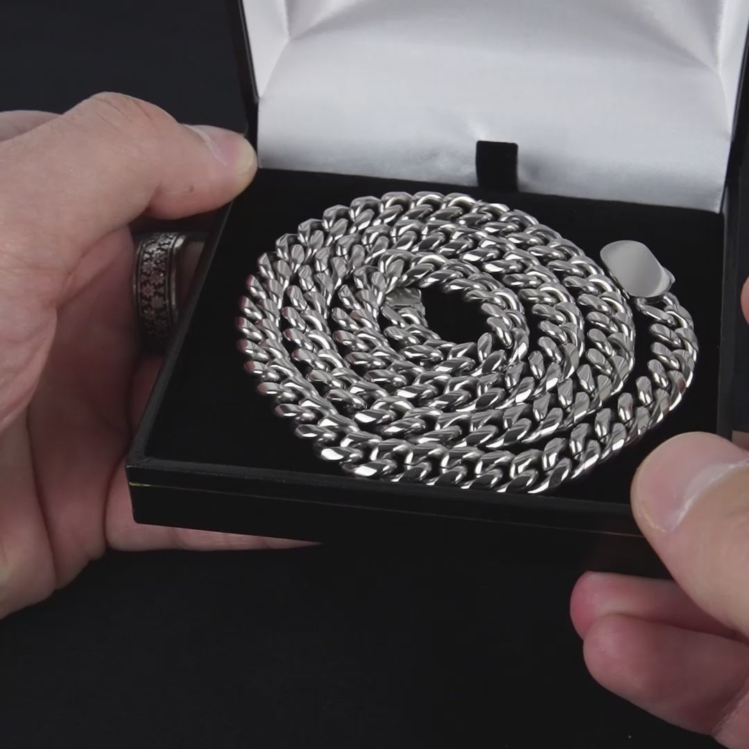Vidéo produit d'un bijoux homme chaîne cubaine argent 8mm
