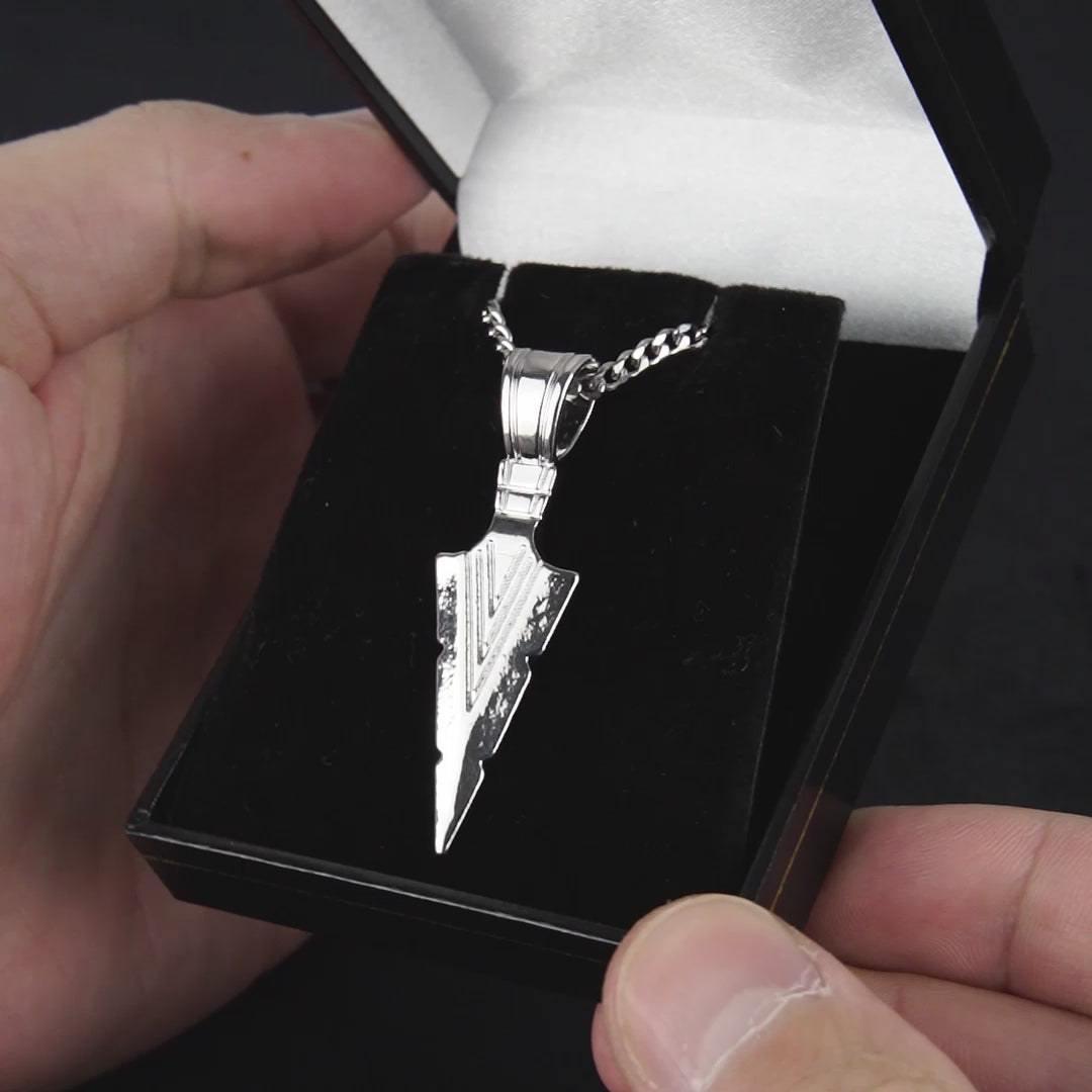 Vidéo produit d'un bijou homme pendentif flèche argent