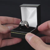 Vidéo produit d'un bijoux homme chevalière carrée argent