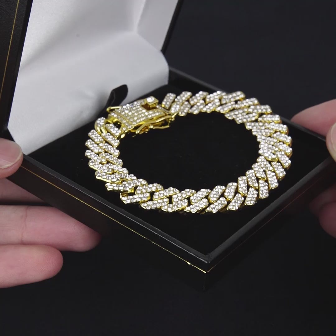 Vidéo produit d'un bijoux homme bracelet cubain glacé or 