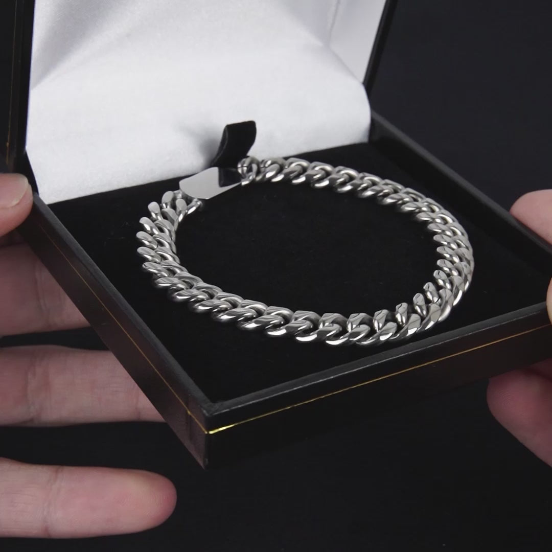 Vidéo produit d'un bijoux homme bracelet cubain argent 8mm