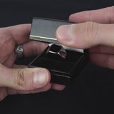 Vidéo produit d'un bijoux homme bague pierre carrée argent